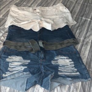 🚫🚫SOLD🚫🚫Super deal 3 pairs of shorts $23